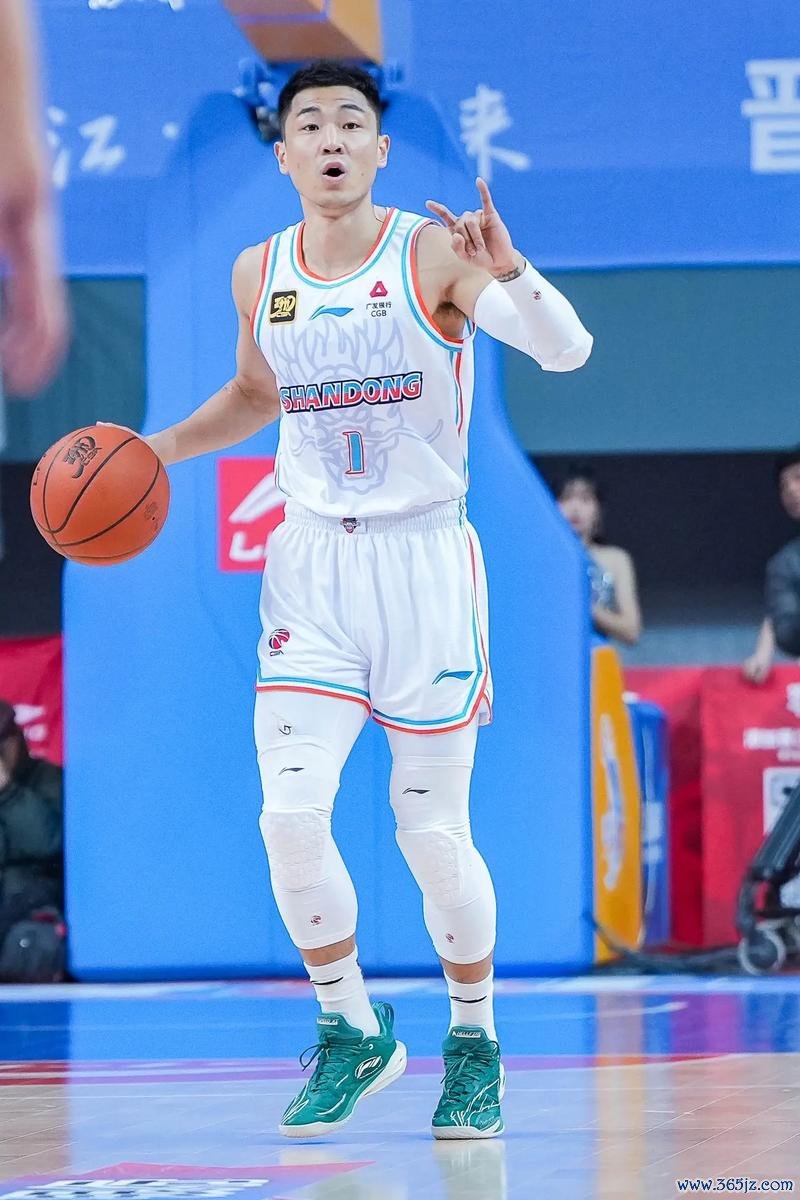 高诗岩17+9助山东险胜新疆 齐麟17分李炎哲贡献15分